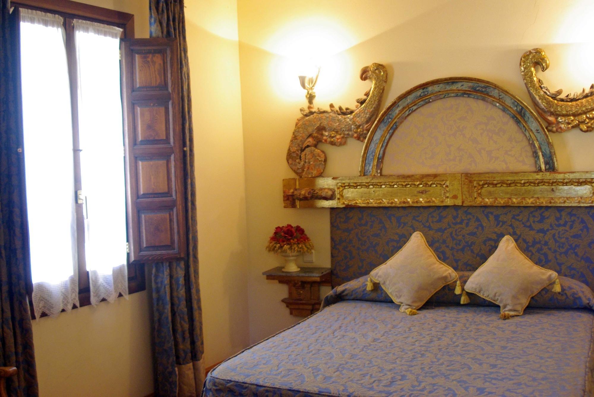 Hotel Alcazar Segovia Room photo